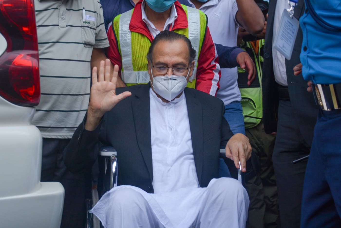 दिल्ली जाँदा एमालेमा रहेका झलनाथ फर्किंदा समाजवादी बने