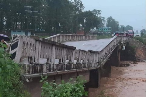 बिहीबारबाट अवरुद्ध बुटवल-नारायणगढ सडक अझै सूचारु भएन