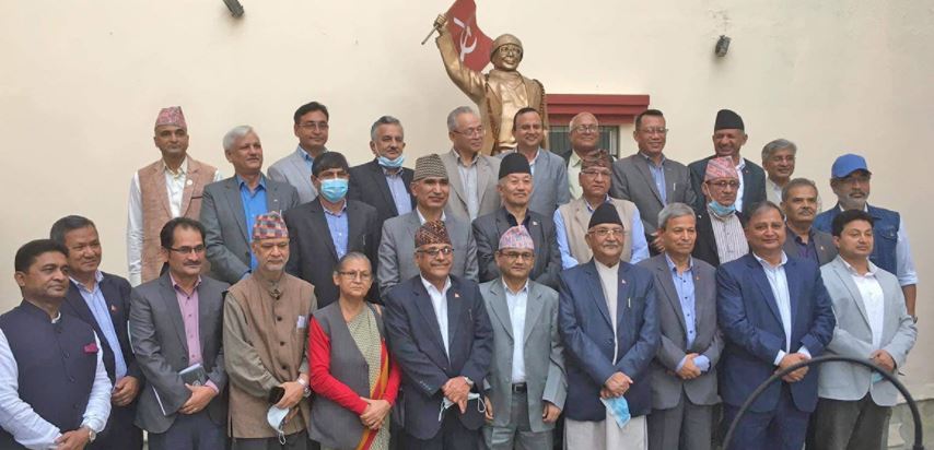 माधव नेपालले अर्को पार्टी खोलेपछि ओलीले बोलाए नेकपाको पहिलो बैठक