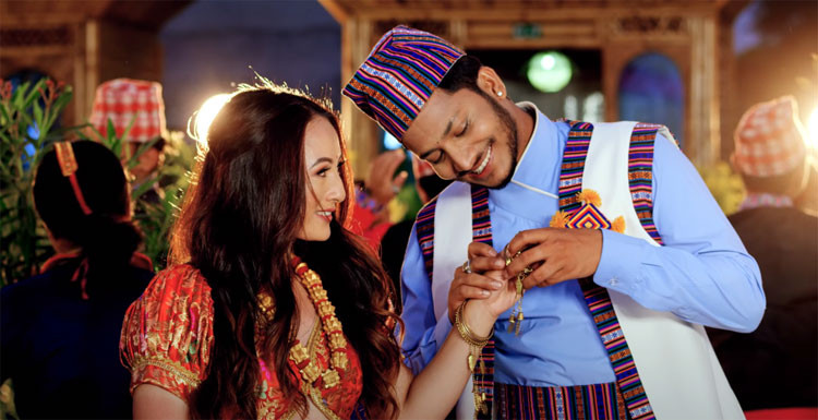 शम्भु र मेलिनाको ‘झिल्के साडी’मा नाजीर र अनिता (भिडियो)