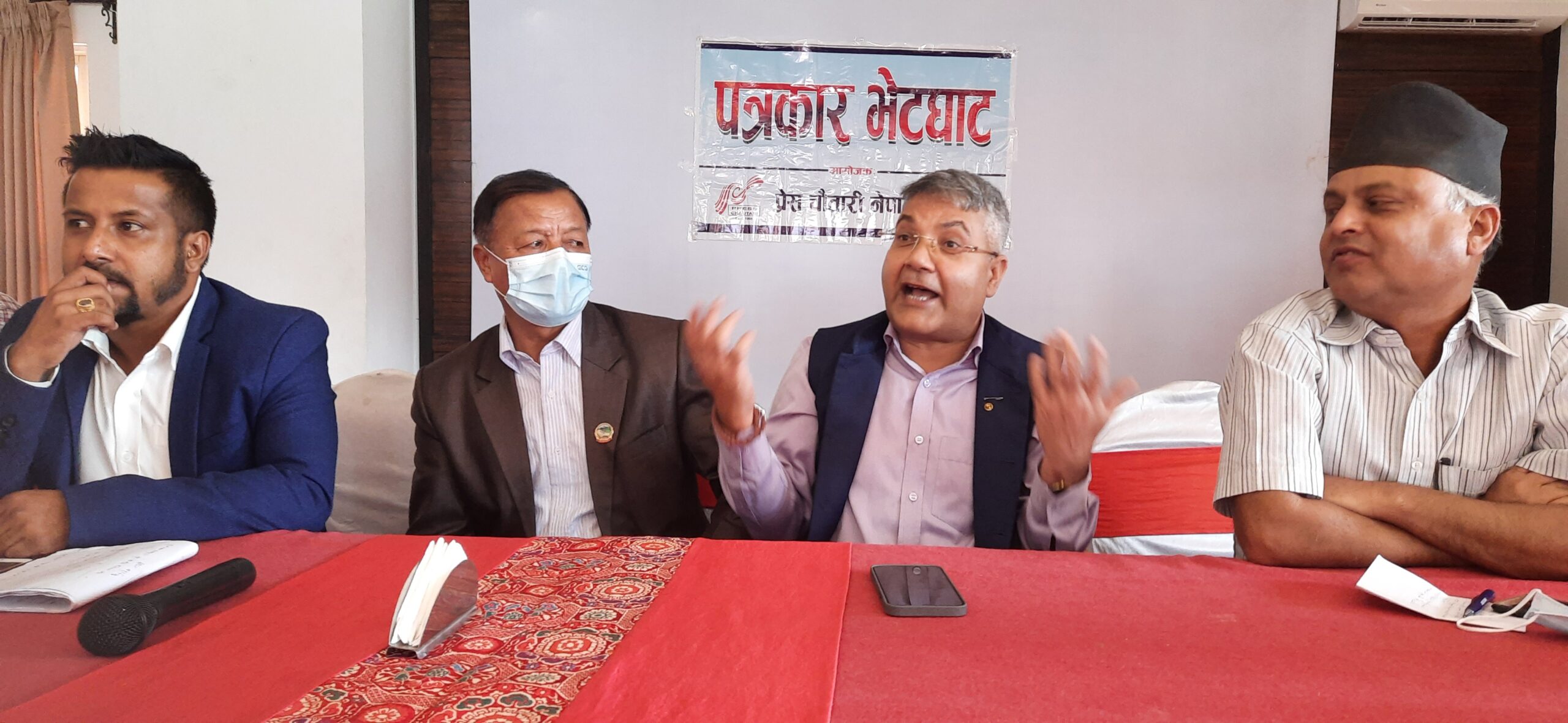 माओवादीलाई बास्कोटाको प्रश्न : हिजो बैंक लुटेको पैसा खै ?