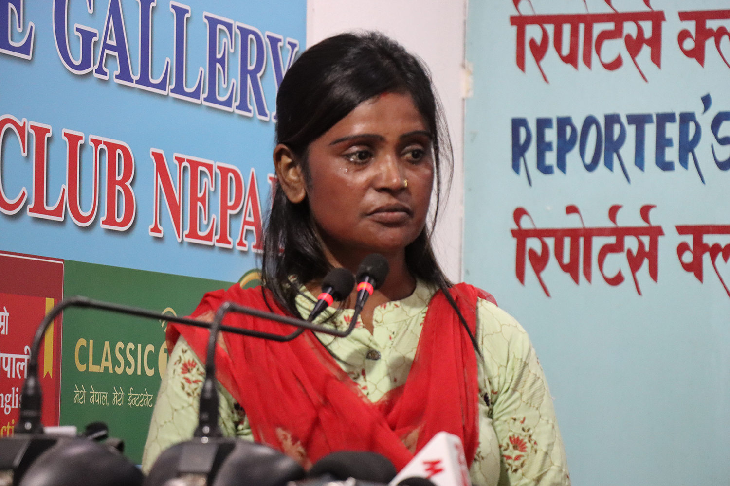 ससुरा र श्रीमान्‌बाट कुटिएको भन्दै न्यायको खोजीमा सीता