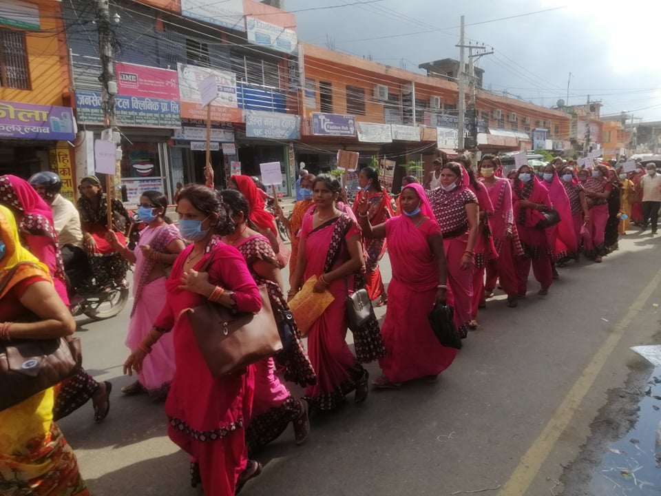 तलब भत्ता वृद्धिको माग गर्दै विद्यालयका कर्मचारी र शिक्षक आन्दोलित