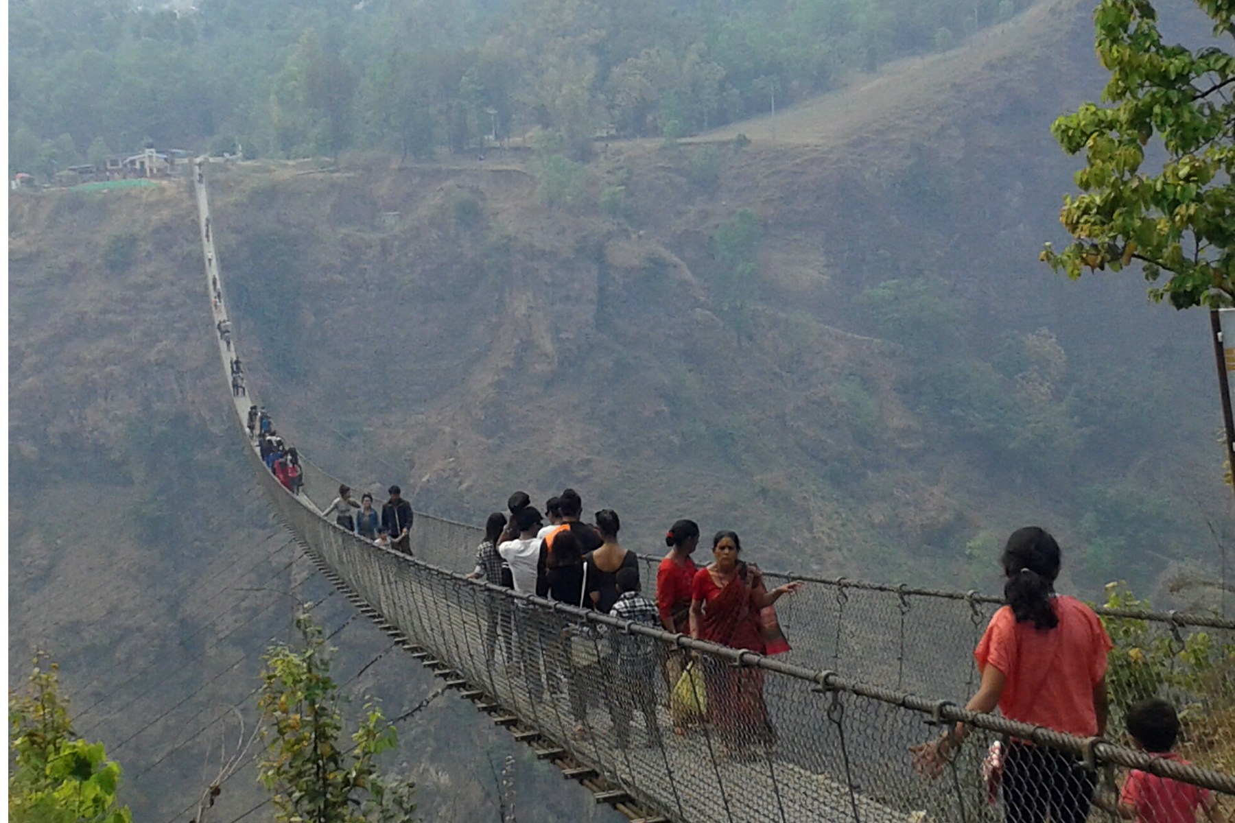 विश्वकै लामो दाबी गरिएको बागलुङ-पर्वत जोड्ने झोलुङ्गे पुलको नाम राखियो ‘गोल्डेन बृज’