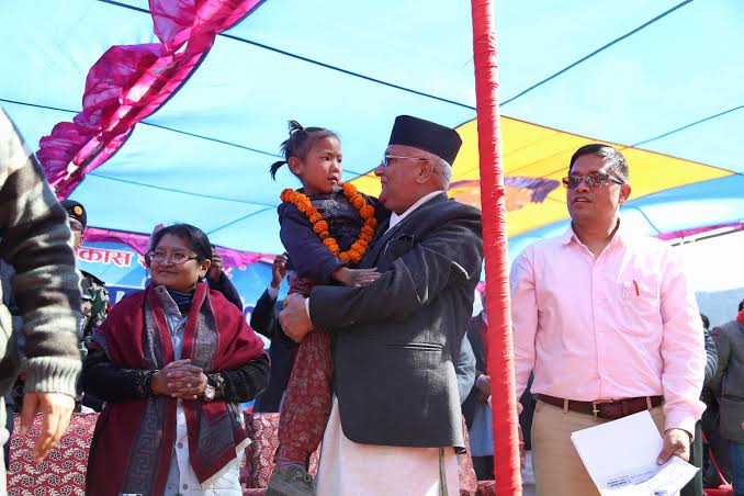 पूर्वप्रधानमन्त्री ओली र उनकी श्रीमती राधिकाका ‘छोरी’ले शैक्षिक सत्रमै पाएनन् कापी-कलम