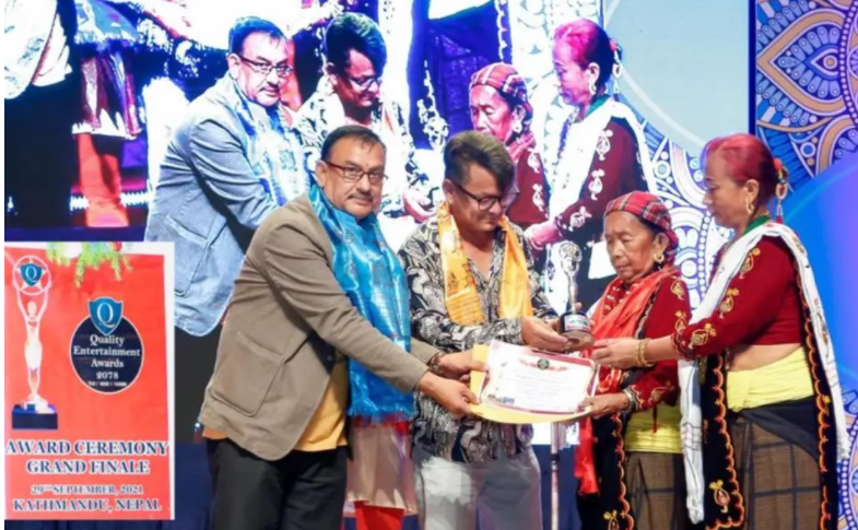 ‘बैगुनी’को चर्चासँगै कलाकार दिपक थापा माईथाने मगरले पाए बेस्ट मोडल अवार्ड