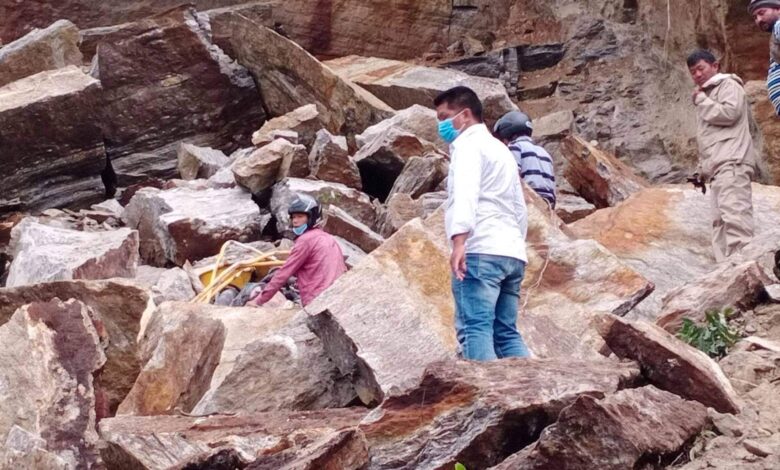 ससुरालीबाट टिका थापेर घर फर्कनेक्रममा लडेर मृत्यु