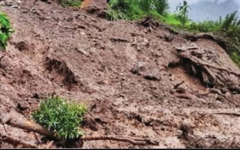 लमजुङमा पहिरोले पुरिएर चारजना बेपत्ता