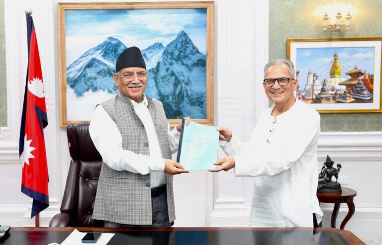 प्रचण्डलाई बाबुरामको अल्टिमेटम, भदौ मसान्तसम्म माग पूरा नभए आन्दोलन हुन्छ