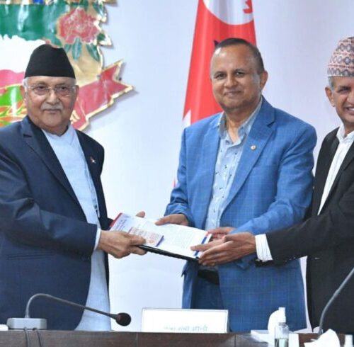 नेकपा (एमाले) ले प्रधानमन्त्री केपी शर्मा ओलीलाई सुझावपत्र बुझायो