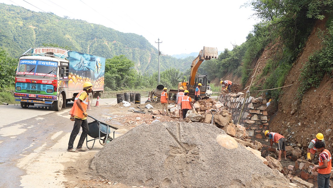 नौबिसे–मलेखु सडकखण्ड १५ दिनका लागि बन्द गरिने