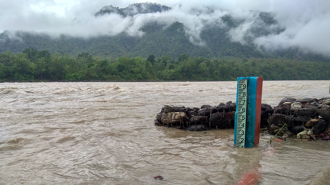 महाकालीमा पानीको बहाव बढ्यो, सवारीसाधन चलाउन बन्देज