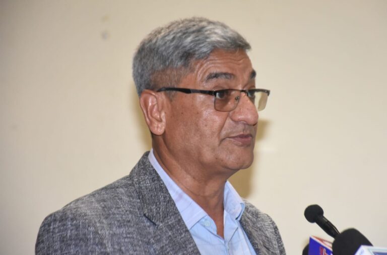 ओली सरकारमा रमेश लेखक गृहमन्त्री बन्ने हल्ला
