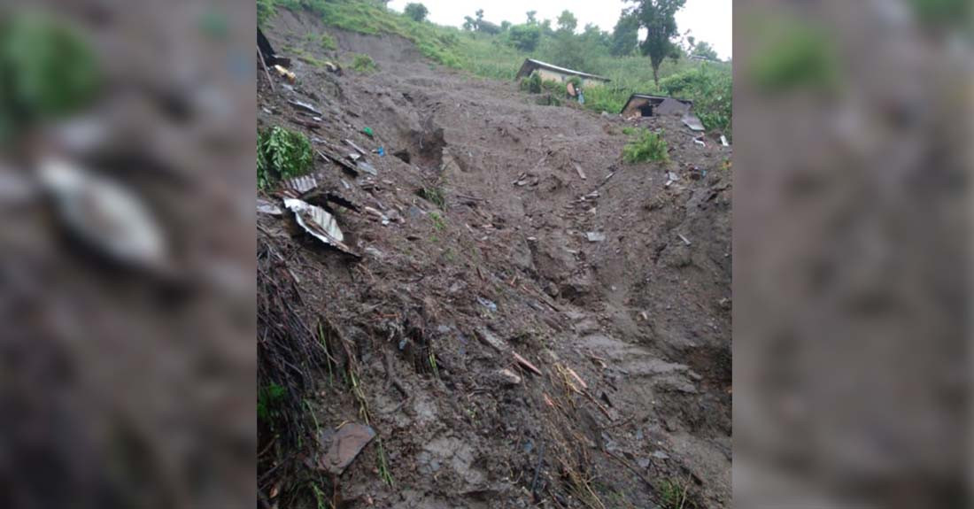 पहिरोले एकै परिवारका ४ जनालाई बगायाे