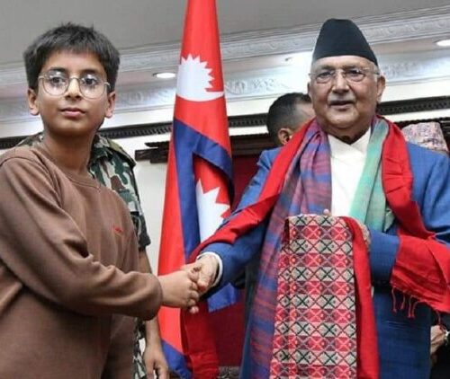 मलाई बधाई म्यासेन्जरबाटै दिनू, खादा-माला लिएर नआउनू : प्रधानमन्त्री केपी शर्मा ओली