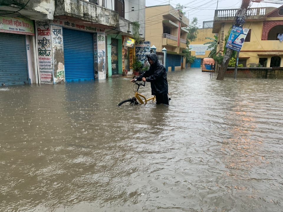 लगातार परेको वर्षाले बिरगंज डुब्यो