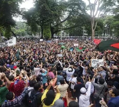 बंगलादेशमा फेरी प्रदर्शन चर्कियो: देशभर कर्फ्यु र इन्टरनेट बन्द