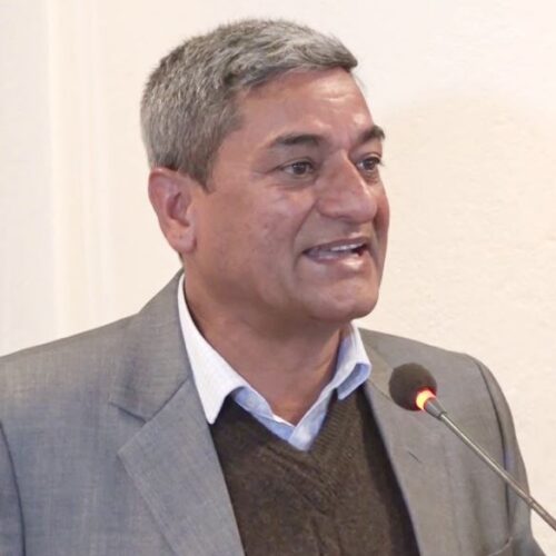 भारतीय बस दुर्घटनाका घाइतेलाई भेट्न पुगे गृहमन्त्री लेखक