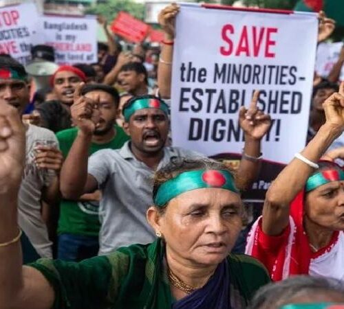 बंगलादेशमा प्रदर्शनकारीहरूले हिन्दूहरूमाथि हुने आक्रमण रोक्न आवश्यक कदम चाल्न माग