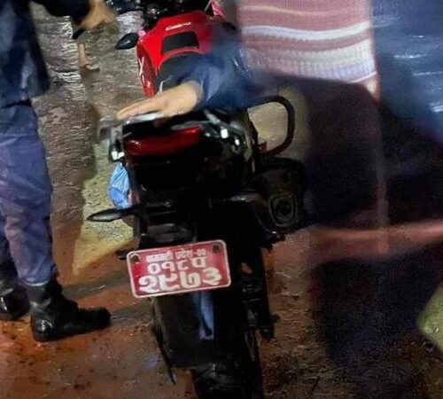बनस्थलीमा मोटरसाइकल ढलमा खस्यो, चालक बेपत्ता