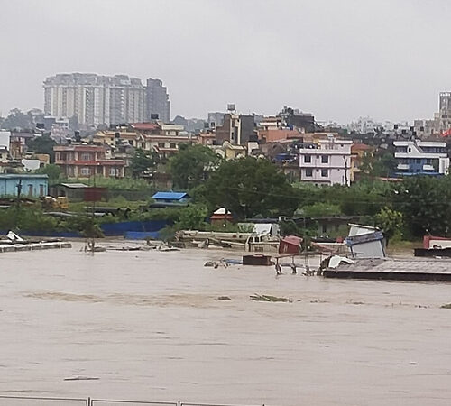 दुई दिनदेखि लगातारको वर्षाले देशभर अहिलेसम्म ४९ जनाको मृत्यु