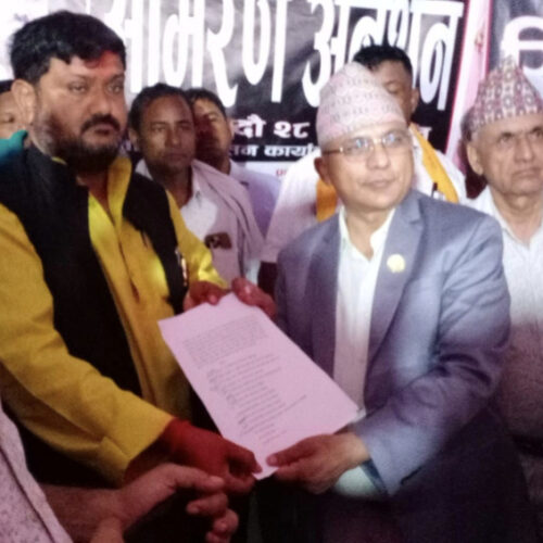 चारबुँदे सहमतिपछि अध्यक्ष यादवको अनशन तोडियो