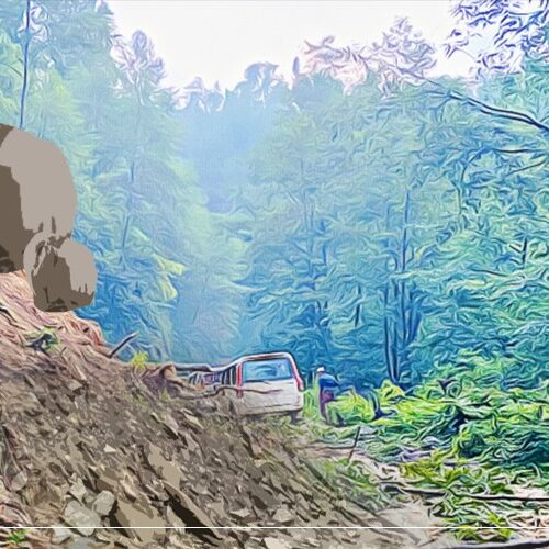 नागढुङ्गाको नागमन्दिरमा पहिरो, यातायात पूर्ण अवरुद्ध