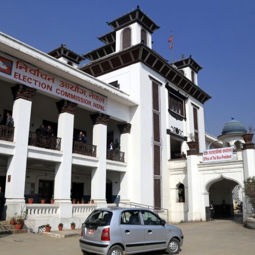 निर्वाचन आयोगद्वारा मतदाता नामावली संकलनकाे काम स्थगित
