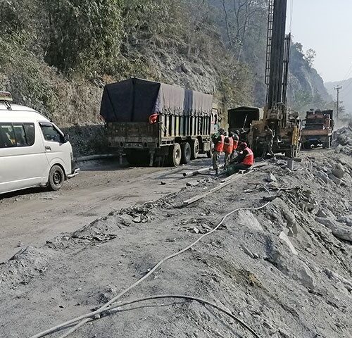 नारायणघाटदेखि काठमाडौंसम्म ट्रेलर लगायतका ठूला सवारी सञ्चालनमा रोक