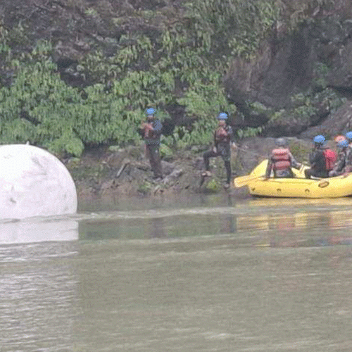 ग्यास बुलेट दुर्घटना अपडेट: चालक र सहचालक खोज्न गोताखोर परिचालन
