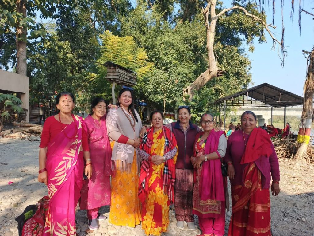 विश्व हिन्दू महासंघ नेपाल चितवनद्धारा आयोजित धार्मिकसभा सम्पन्न (फोटो फिचर ) 28 21 2