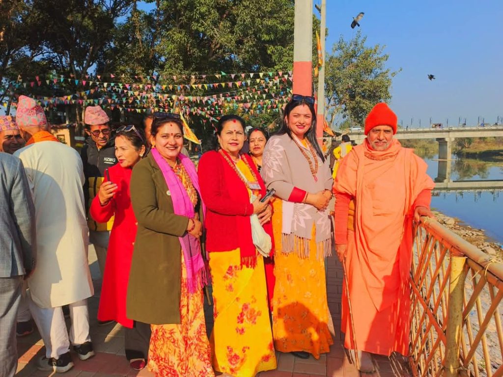 विश्व हिन्दू महासंघ नेपाल चितवनद्धारा आयोजित धार्मिकसभा सम्पन्न (फोटो फिचर ) 32 32