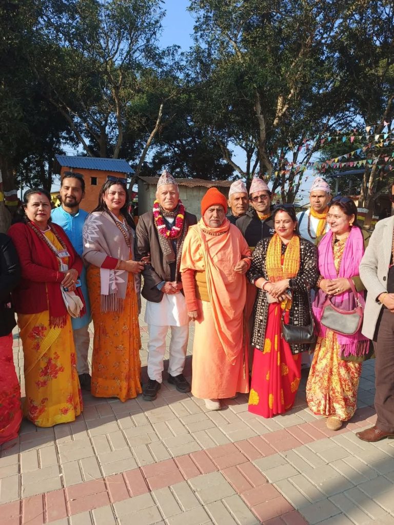 विश्व हिन्दू महासंघ नेपाल चितवनद्धारा आयोजित धार्मिकसभा सम्पन्न (फोटो फिचर ) 33 33