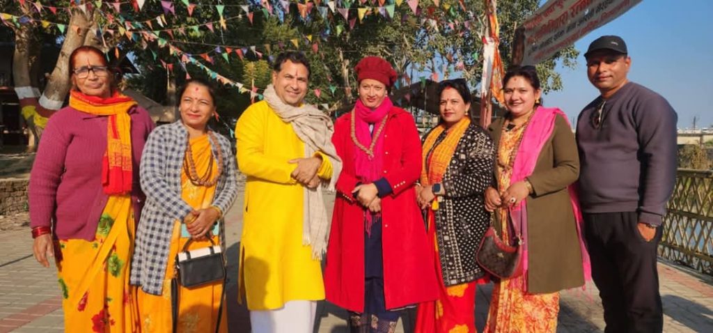 विश्व हिन्दू महासंघ नेपाल चितवनद्धारा आयोजित धार्मिकसभा सम्पन्न (फोटो फिचर ) 36 40