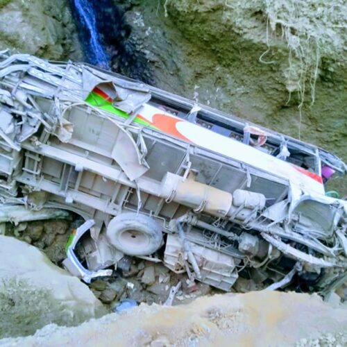 काभ्रेमा बस दुर्घटना, एक जनाको मृत्यु, एक जना गम्भीर घाइते