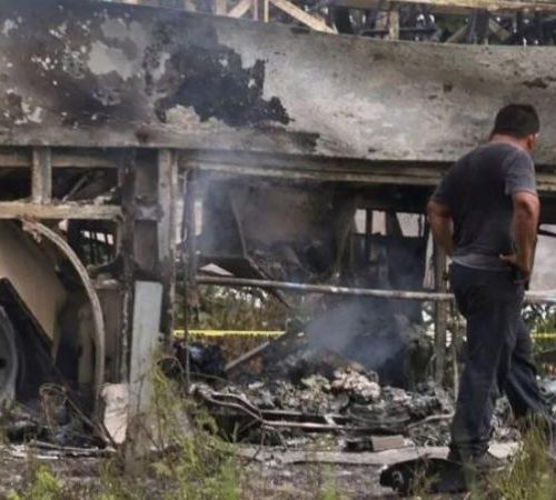 मेक्सिकोमा बस दुर्घटना हुँदा ४१ जनाको मृत्यु