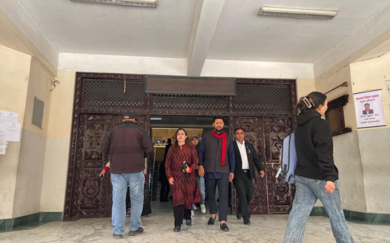 रास्वपा सभापति लामिछाने काठमाडौँ जिल्ला अदालतमा उपस्थित