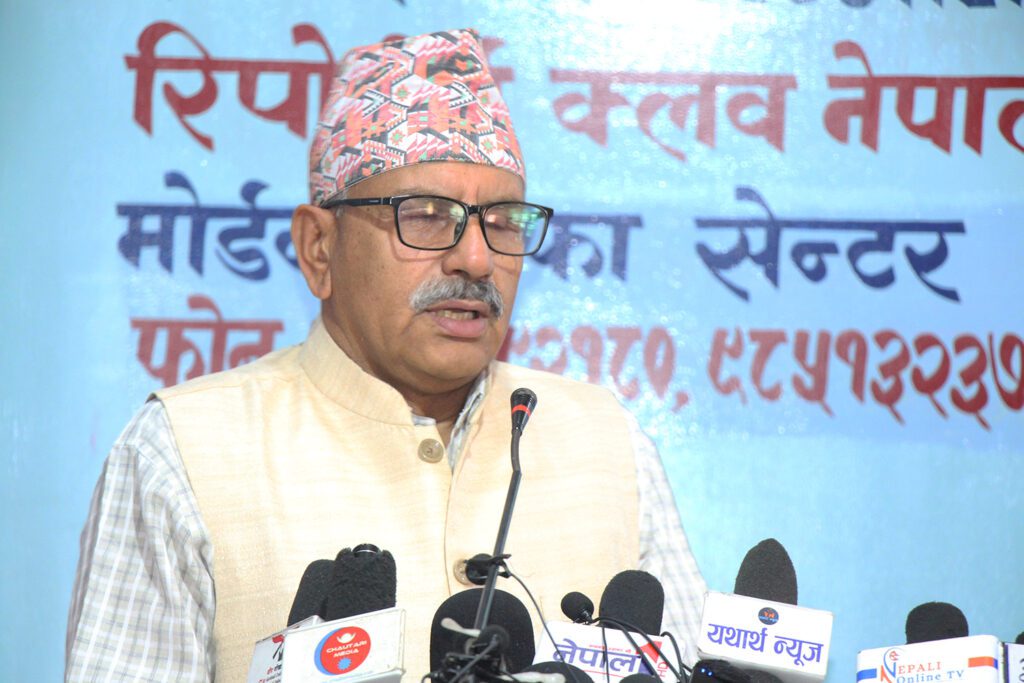 गिरिजा प्रसाद कोइराला: प्रजातन्त्रका सिपाही – १५औं स्मृति दिवसमा नेताहरुले यसरी सम्झे उनको विरासत 3 1000007396