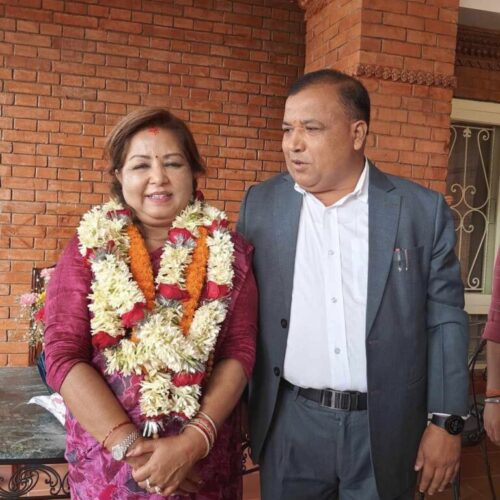 प्रमाणित भ्रष्टाचारी सुरेन्द्रलाई कहिलेसम्म बोक्ने? भन्दै नेतृत्वसँग कांग्रेस मधेशका कार्यकर्ता रुष्ट, देउवासँग भोलि कुरा राख्ने तयारी