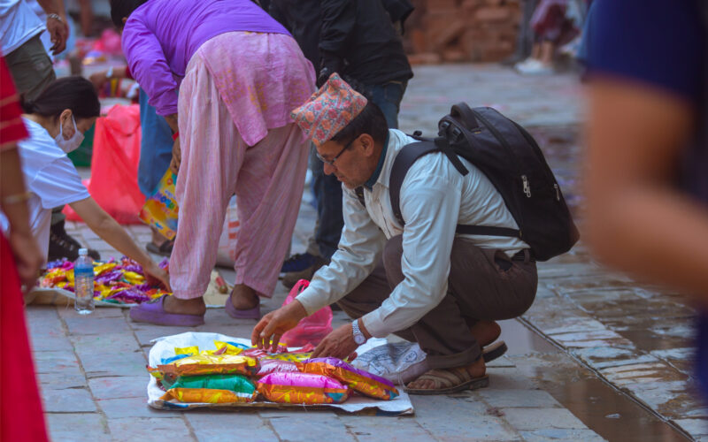 holi byapari 16