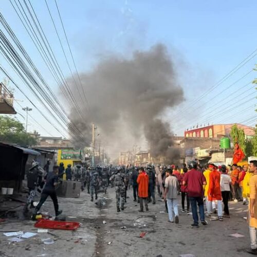 वीरगञ्जमा दुई समुदायबीच झडप, प्रहरीद्वारा अश्रुग्यास प्रहार