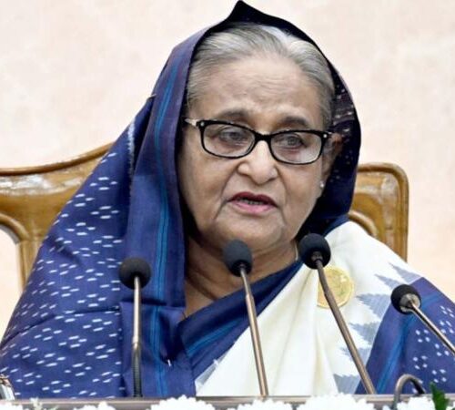 शेख हसिना र छोरीविरुद्ध पक्राउ पुर्जी जारी