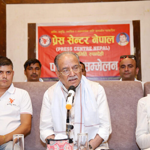 गभर्नर नियुक्तिमा बिचौलियाबीच तानातान छ : प्रचण्ड