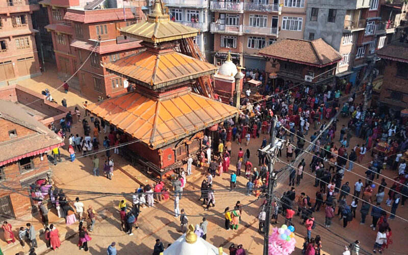 सिन्दुर, संगीतमय बाजा र श्रद्धाको संगम: थिमिको सुथसिया जात्राको रौनक – फोटो फिचर