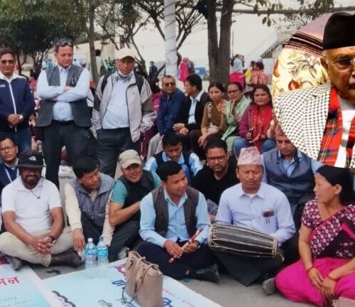 प्रधानमन्त्री र सभामुखसँग मध्यरातसम्म छलफल, शिक्षक आन्दोलन रोकिएन