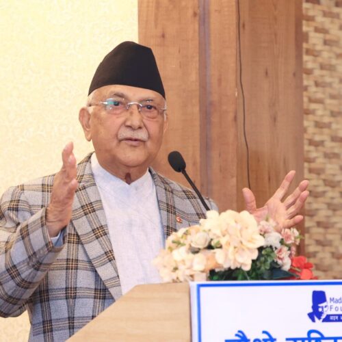 प्रधानमन्त्री ओलीको चेतावनी: ‘‘मेरो बेडरुमसम्म बिचौलियाको पहुँच छ भन्ने प्रमाणित गर्न सक्नुहुन्छ?’’