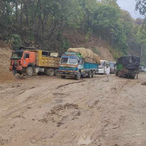 वर्षाले नारायणघाट–बुटवल सडक र कान्ति लोकपथ अवरुद्ध