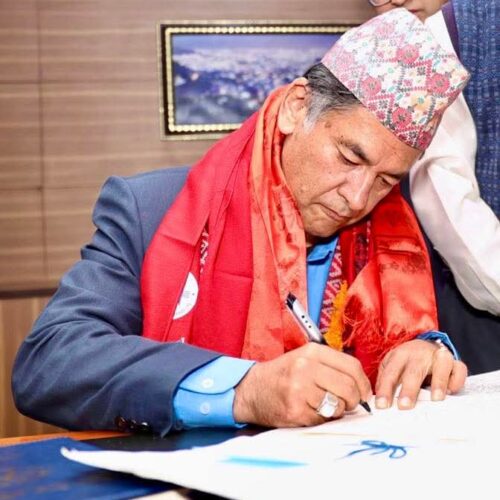 एनईएका पूर्व प्रबन्ध निर्देशक हितेन्द्रदेव शाक्यको कडा टिप्पणी: “सालो केटो आउन साथ नाफाबाट घाटा भयो भन्छन्, सुनेर बसिरहेको छु”