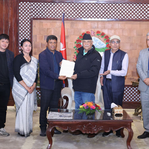 द्वन्द्वपीडितसँग प्रधानमन्त्री ओलीको भेट: “एमाले पनि पीडित पार्टी हो”