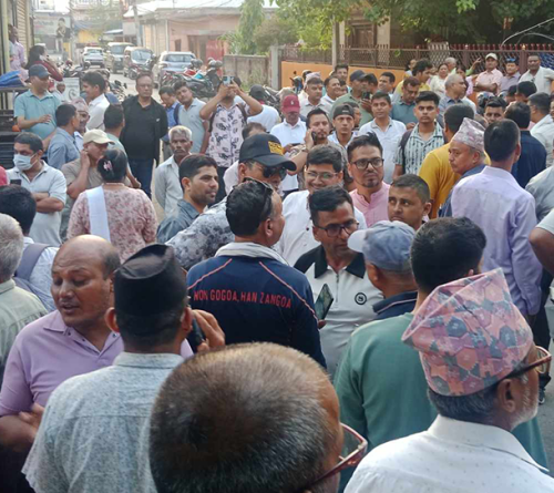 रुपन्देही कारागार अगाडि रास्वपा कार्यकर्ताको भीड, रवि लामिछानेको रिहाइ आदेश प्रतीक्षामा